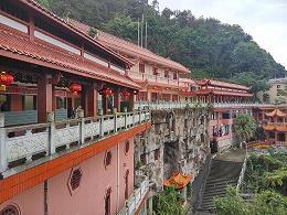 见笑打一成语