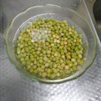 更衣梳洗嫁周郎打一成语