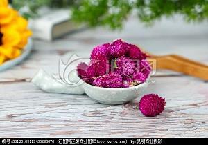 哥哥怕弟弟打一成语