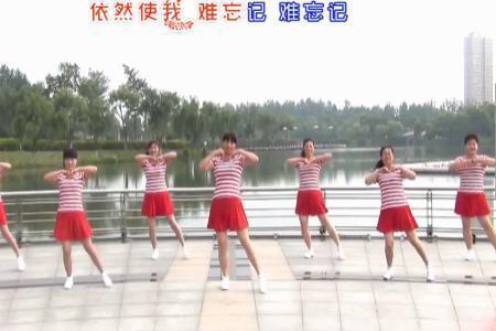 百姓莫与路人谈打一成语